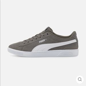 PUMA Women's Vikky V3 Sneakers